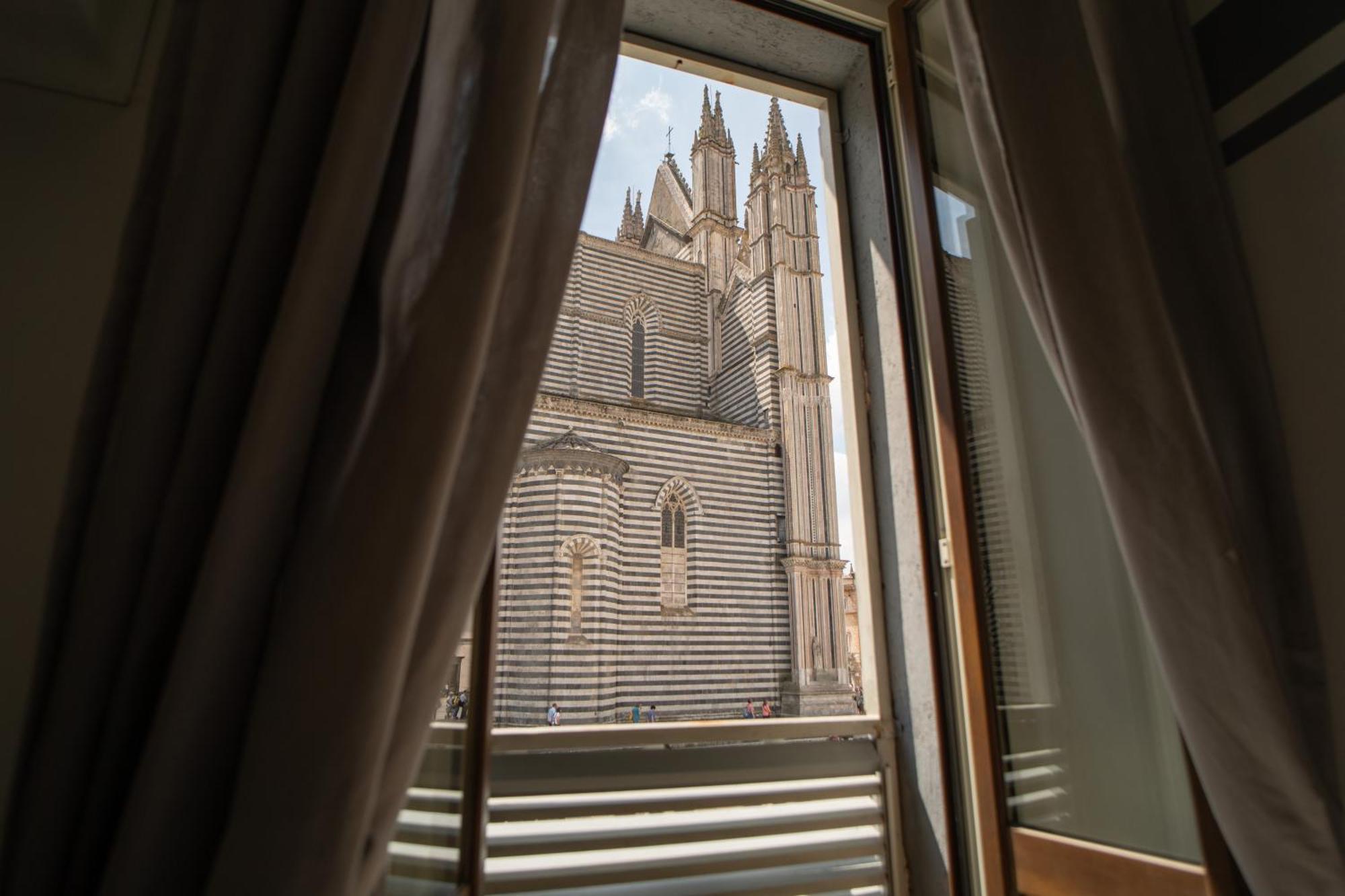La Dimora Alle Scalette Orvieto Bagian luar foto